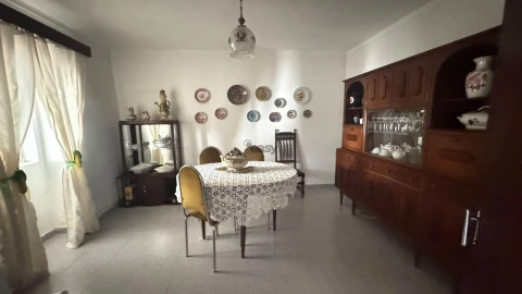 Moradia T6 para Venda em Messejana