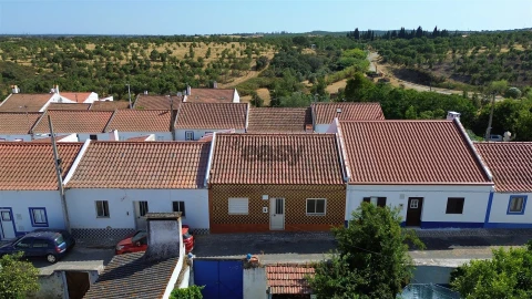 Moradia T3 para Venda em Azinheira dos Barros e São Mamede do Sádão