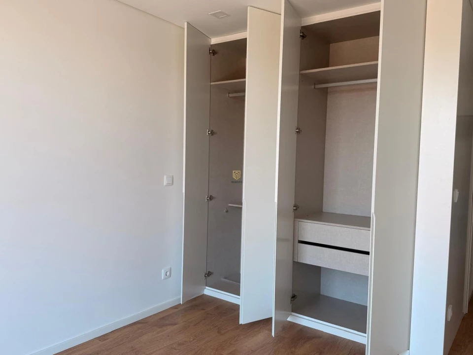 Apartamento T1 para Arrendamento em Paranhos Foto 6
