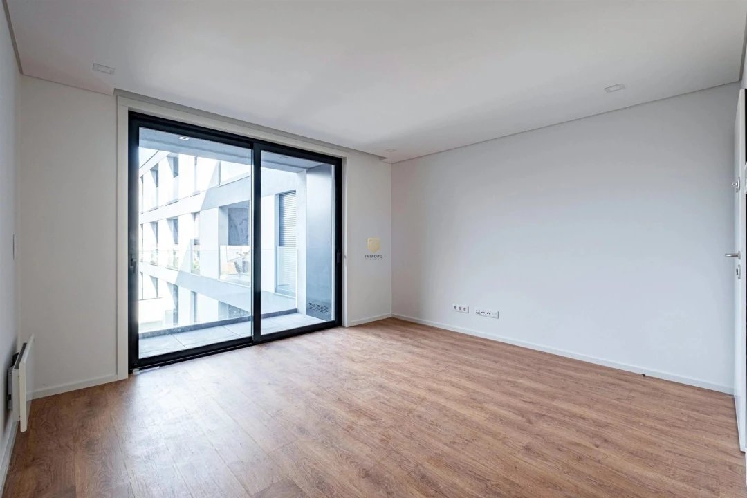Apartamento T1 para Arrendamento em Paranhos Foto 1