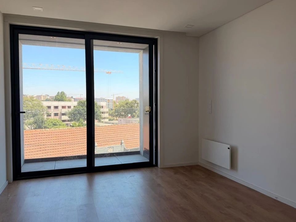 Apartamento T1 para Arrendamento em Paranhos Foto 9
