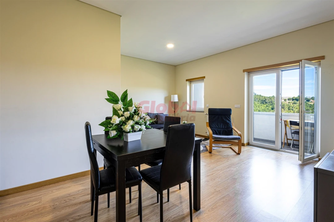Apartamento T2 para Venda em Castro Daire Foto 2