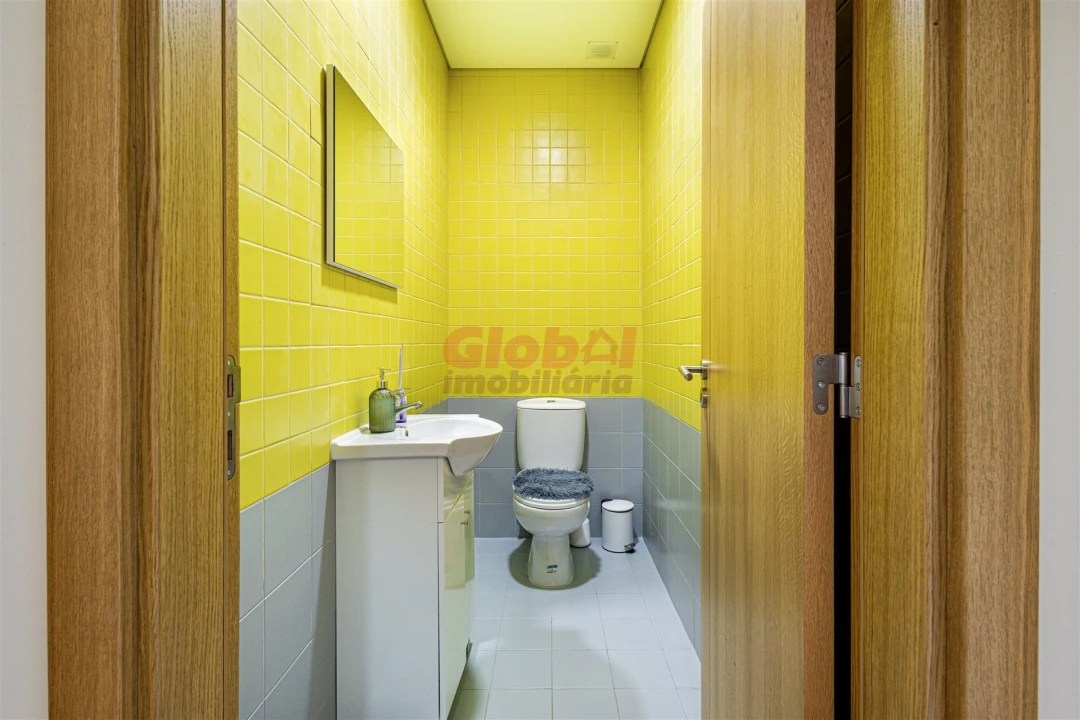 Apartamento T2 para Venda em Castro Daire Foto 6