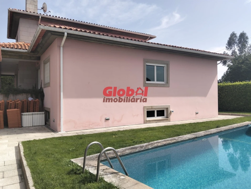Moradia T4 para Venda em São João de Lourosa Foto 14