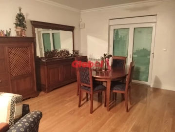 Moradia T4 para Venda em São João de Lourosa