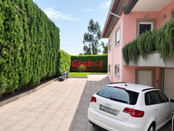 Moradia T4 para Venda em São João de Lourosa