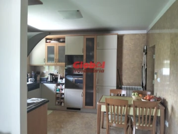 Moradia T4 para Venda em São João de Lourosa