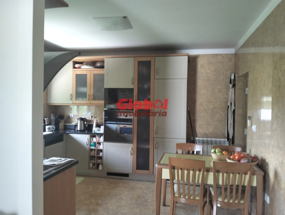 Moradia T4 para Venda em São João de Lourosa Foto 4