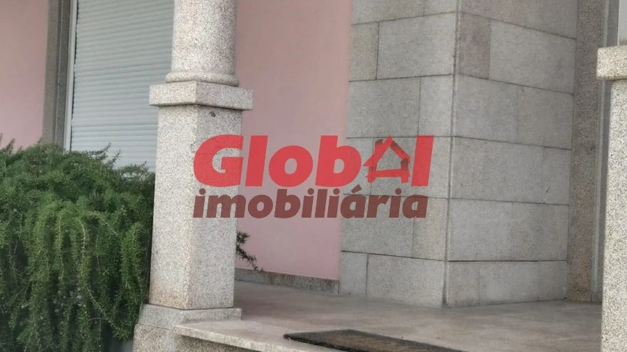 Moradia T4 para Venda em São João de Lourosa