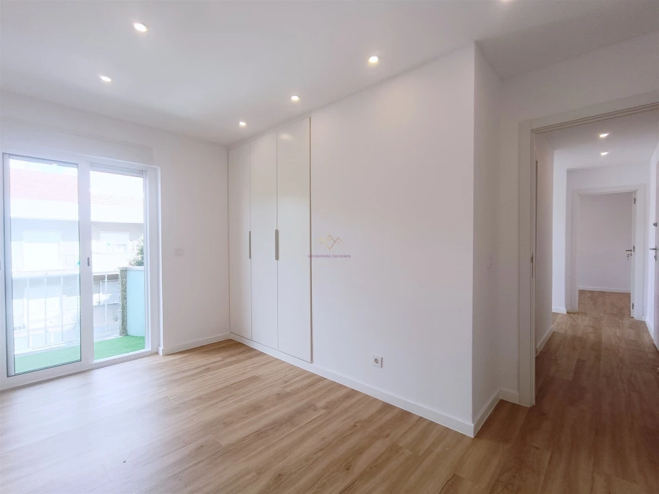 Apartamento T2 para Venda em Águas Livres Foto 4
