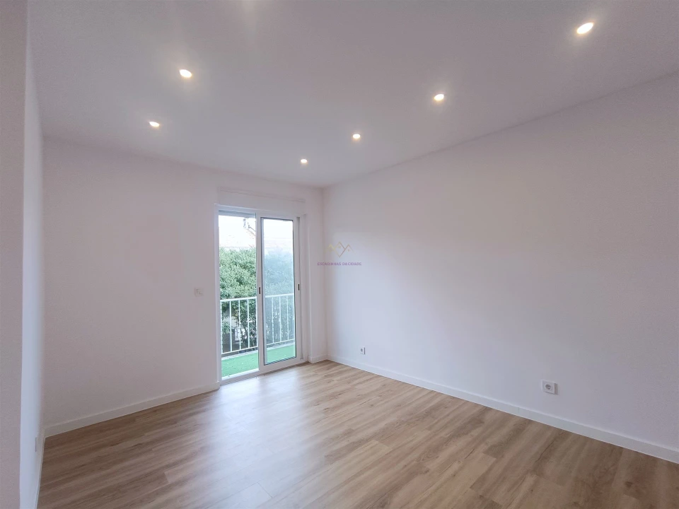 Apartamento T2 para Venda em Águas Livres Foto 9