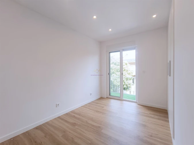 Apartamento T2 para Venda em Águas Livres Foto 15