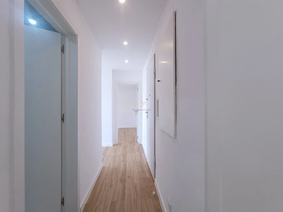 Apartamento T2 para Venda em Águas Livres Foto 3