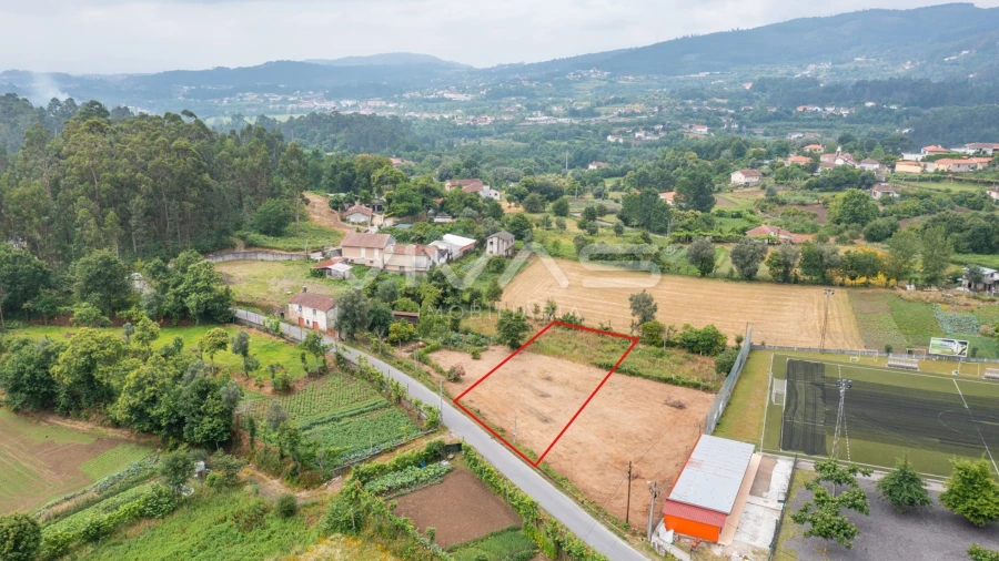 Terreno para Venda em Sande, Vilarinho, Barros e Gomide