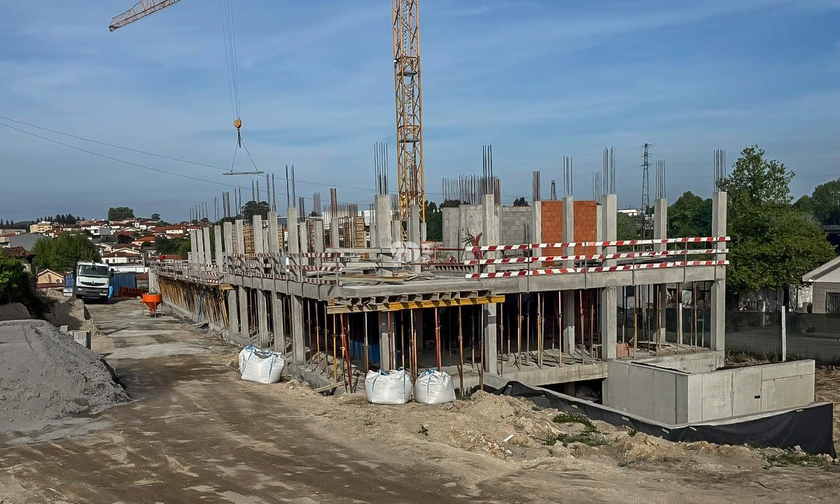 Apartamento T1 para Venda em Castelões Foto 6