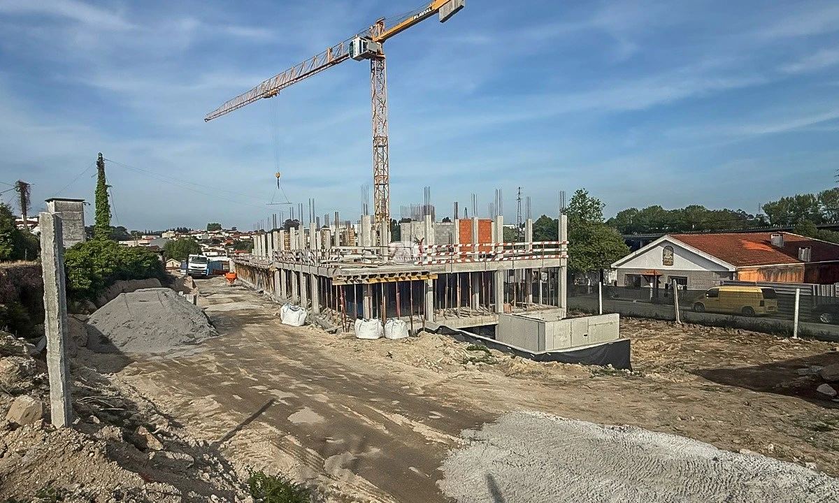 Apartamento T1 para Venda em Castelões Foto 5