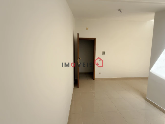 Apartamento para Venda em Marinha Grande Foto 4