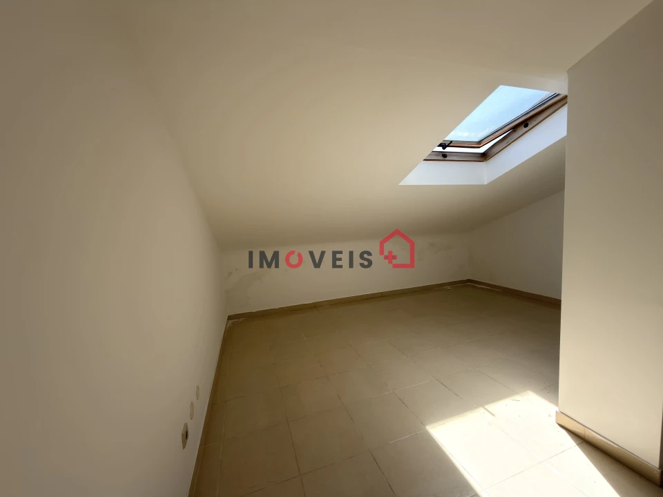 Apartamento para Venda em Marinha Grande Foto 5