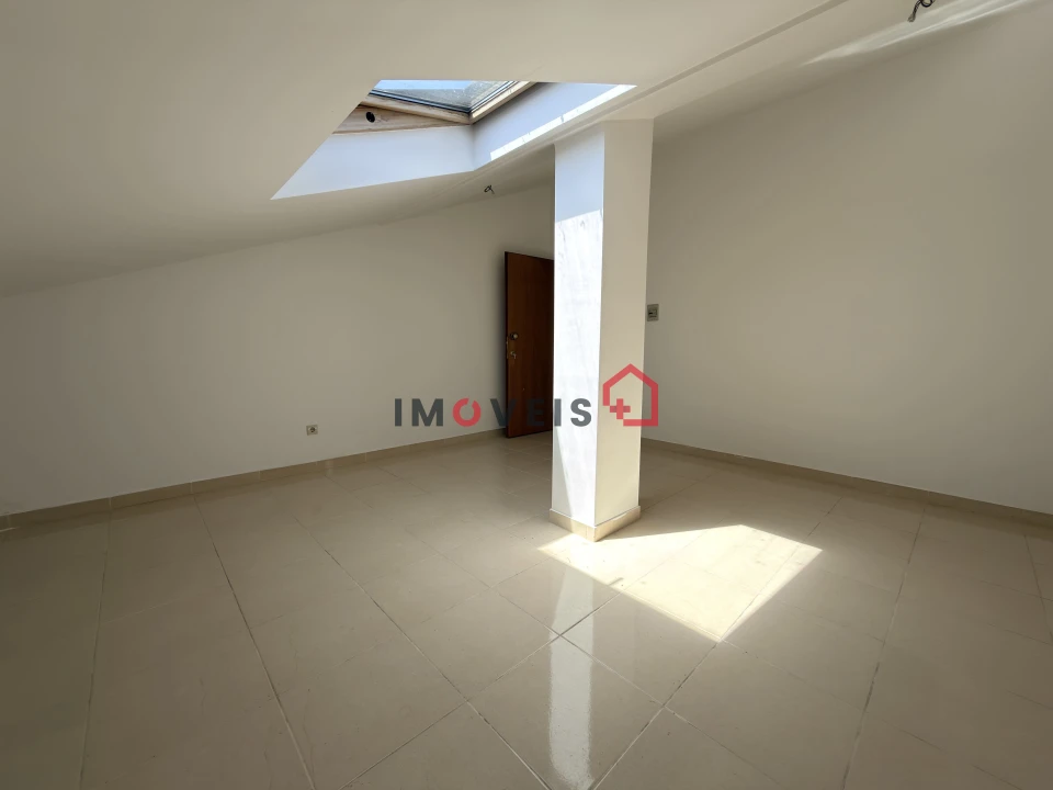 Apartamento para Venda em Marinha Grande Foto 3