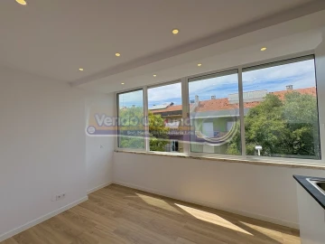 Apartamento T2 para Venda em Águas Livres