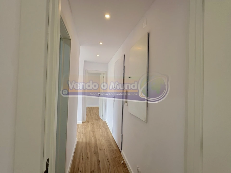Apartamento T2 para Venda em Águas Livres Foto 20