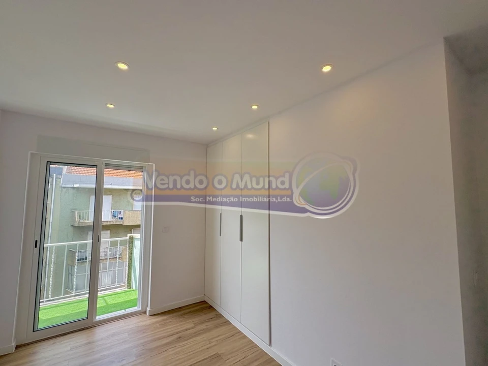 Apartamento T2 para Venda em Águas Livres Foto 15