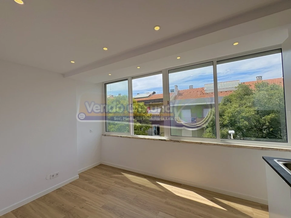 Apartamento T2 para Venda em Águas Livres Foto 4