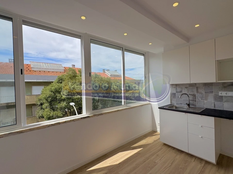 Apartamento T2 para Venda em Águas Livres Foto 2