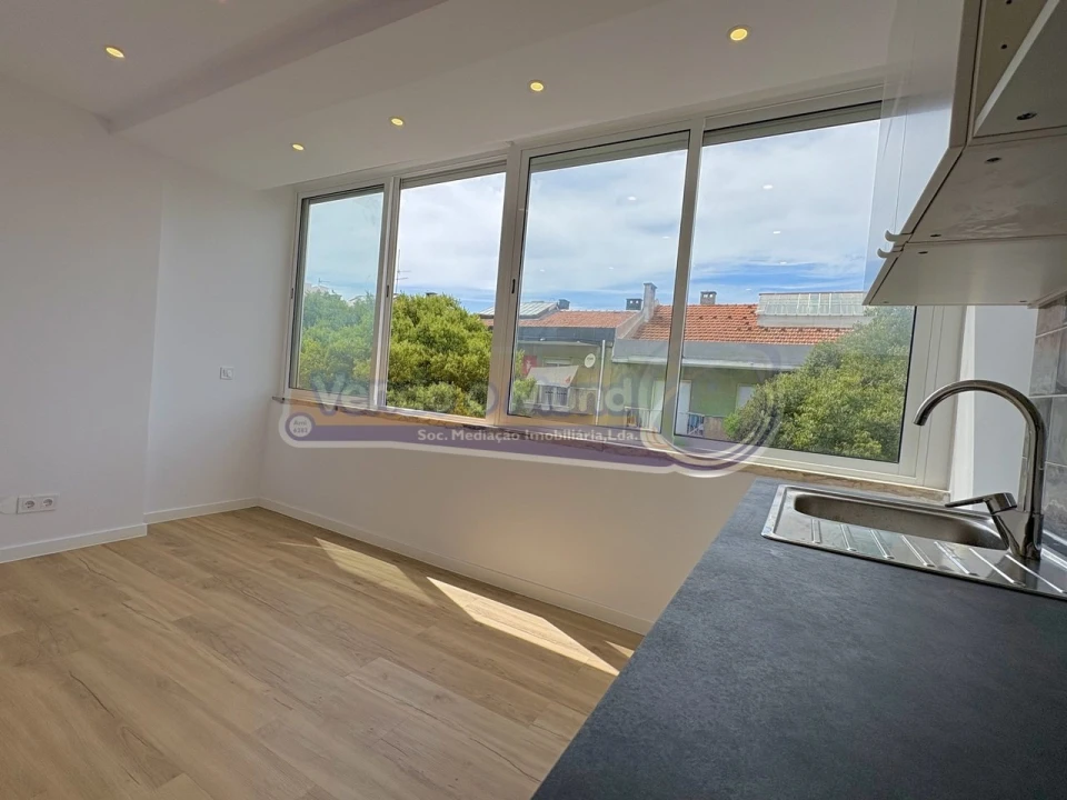 Apartamento T2 para Venda em Águas Livres Foto 7
