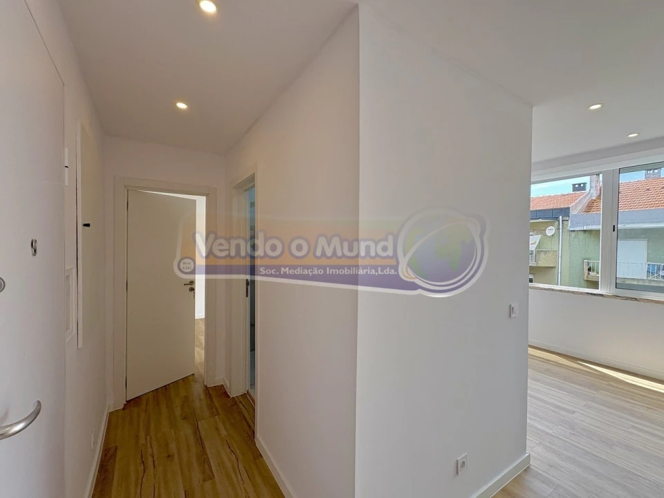 Apartamento T2 para Venda em Águas Livres Foto 8