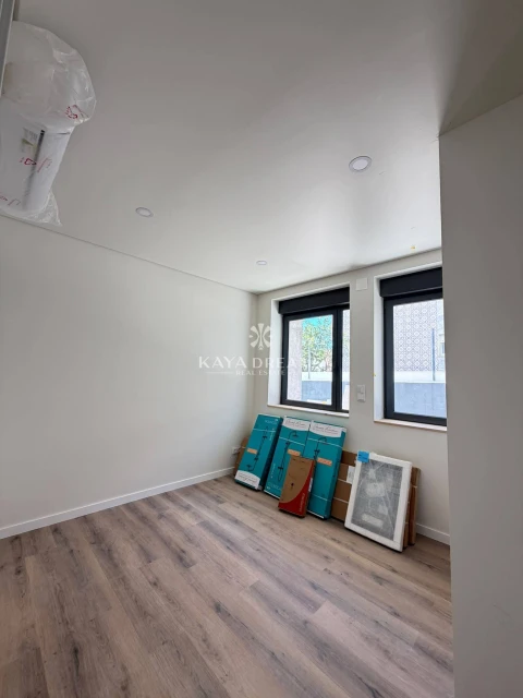 Apartamento T4 para Venda em Ramada e Caneças