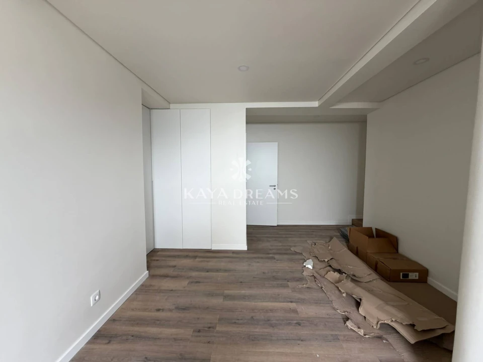 Apartamento T4 para Venda em Ramada e Caneças Foto 19