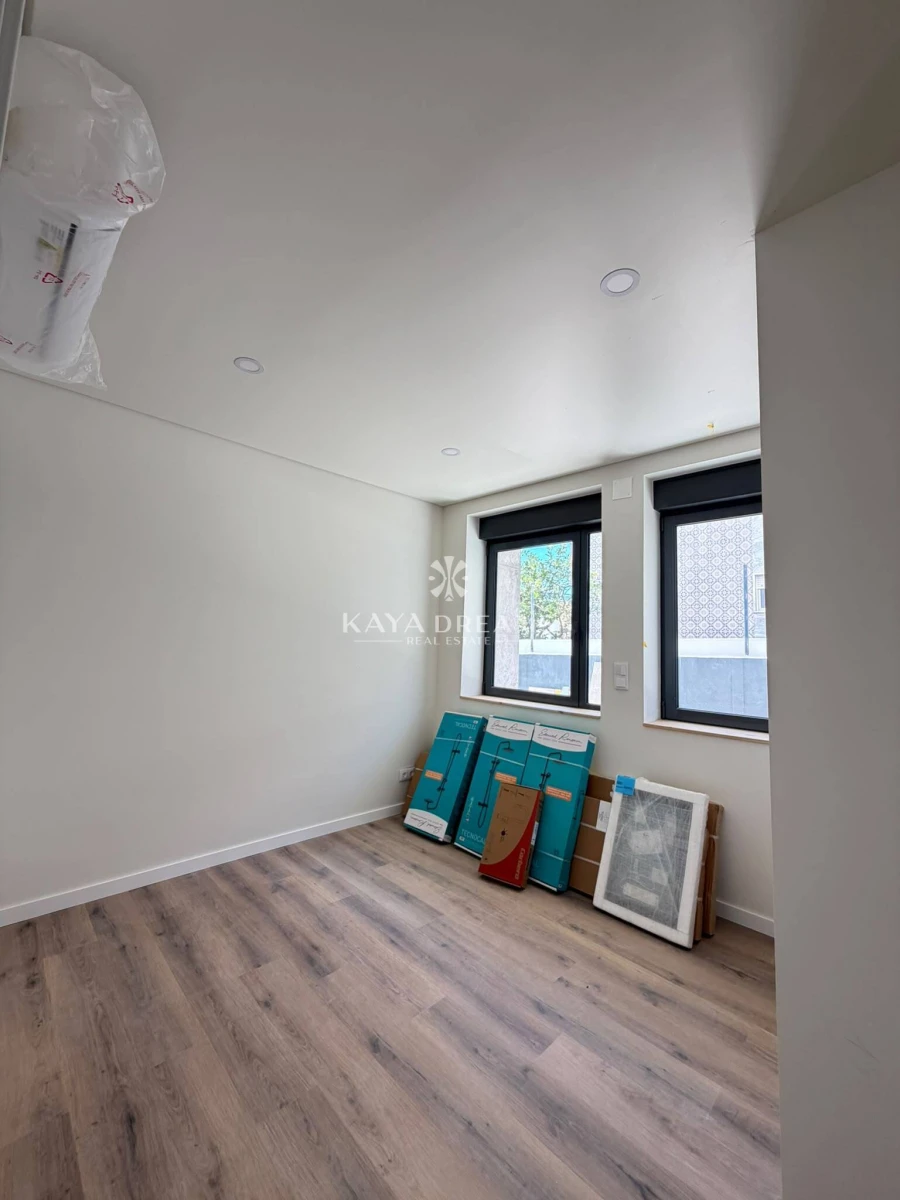 Apartamento T4 para Venda em Ramada e Caneças Foto 18
