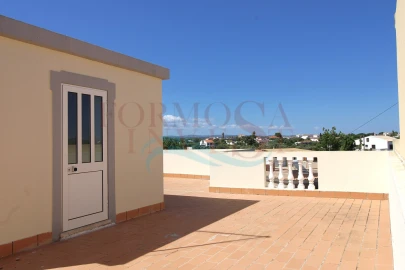 Moradia T3 para Venda em Moncarapacho e Fuseta