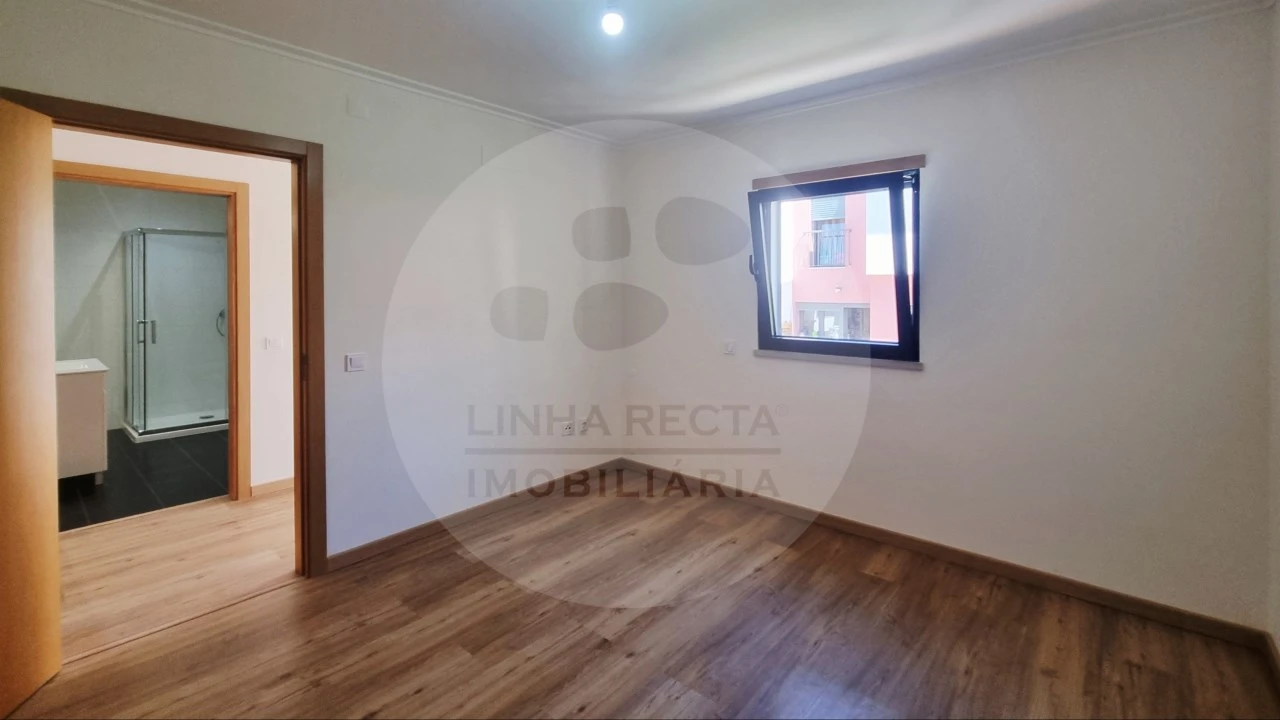 Moradia T3 para Venda em Guia Foto 10