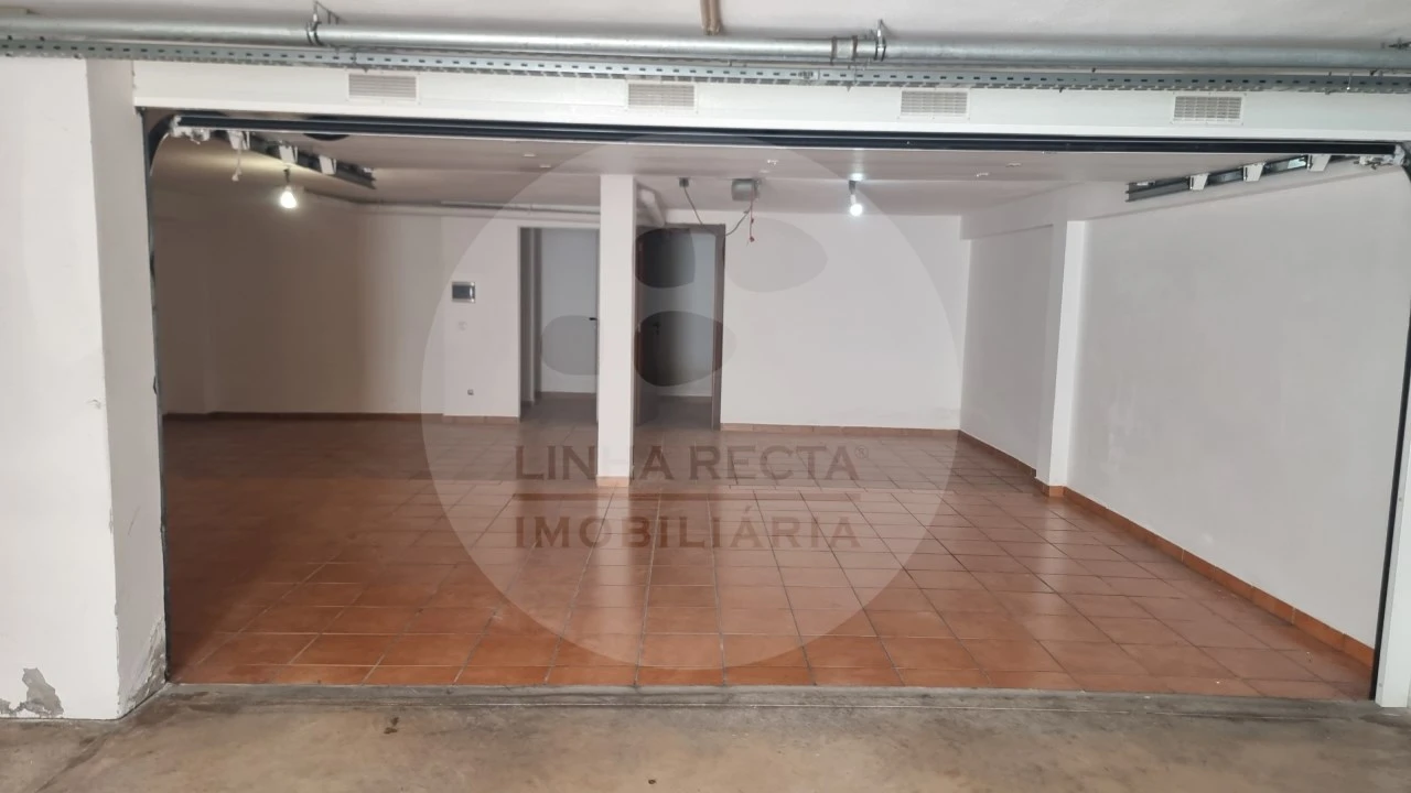 Moradia T3 para Venda em Guia Foto 39