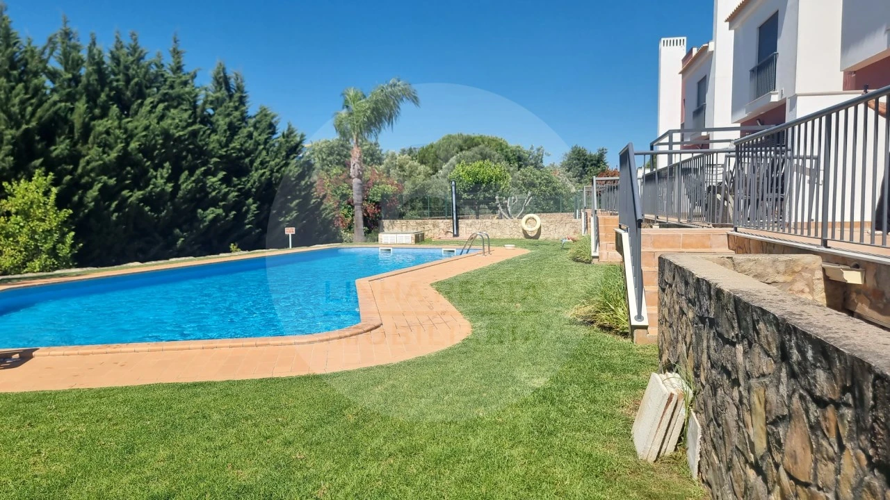Moradia T3 para Venda em Guia Foto 1