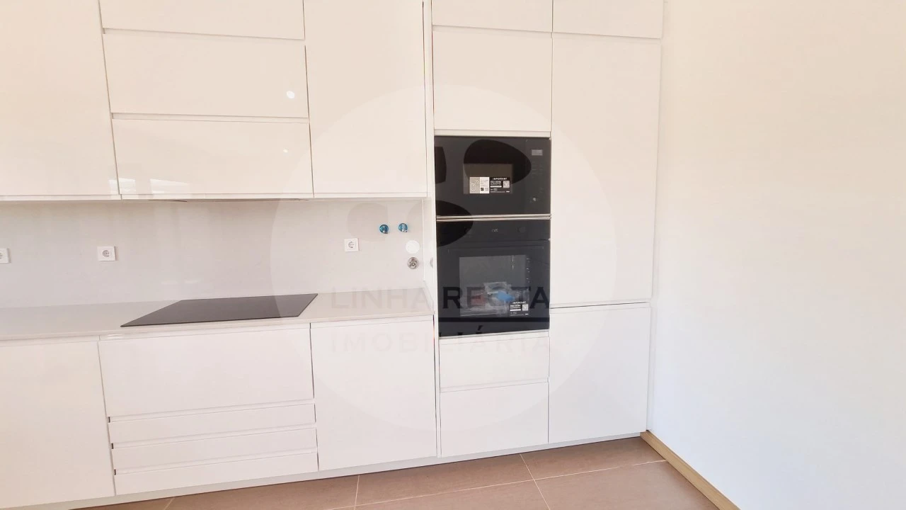 Moradia T3 para Venda em Guia Foto 47