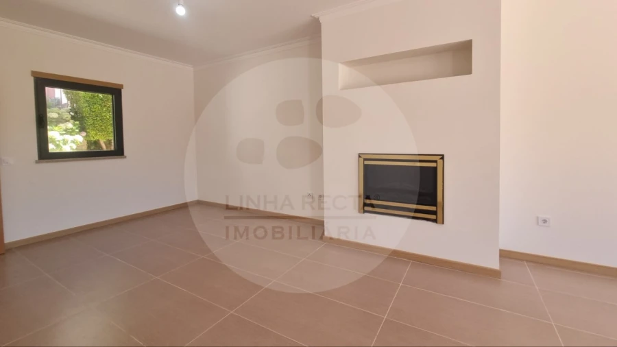 Moradia T3 para Venda em Guia Foto 16