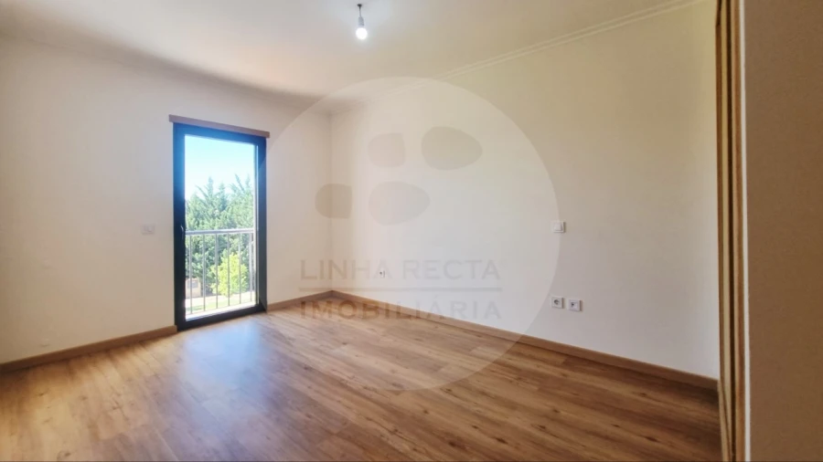 Moradia T3 para Venda em Guia Foto 18