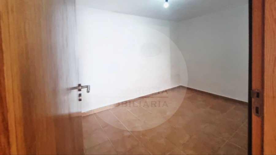 Moradia T3 para Venda em Guia Foto 36