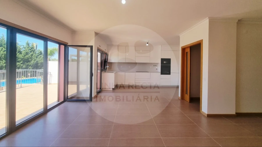 Moradia T3 para Venda em Guia Foto 50
