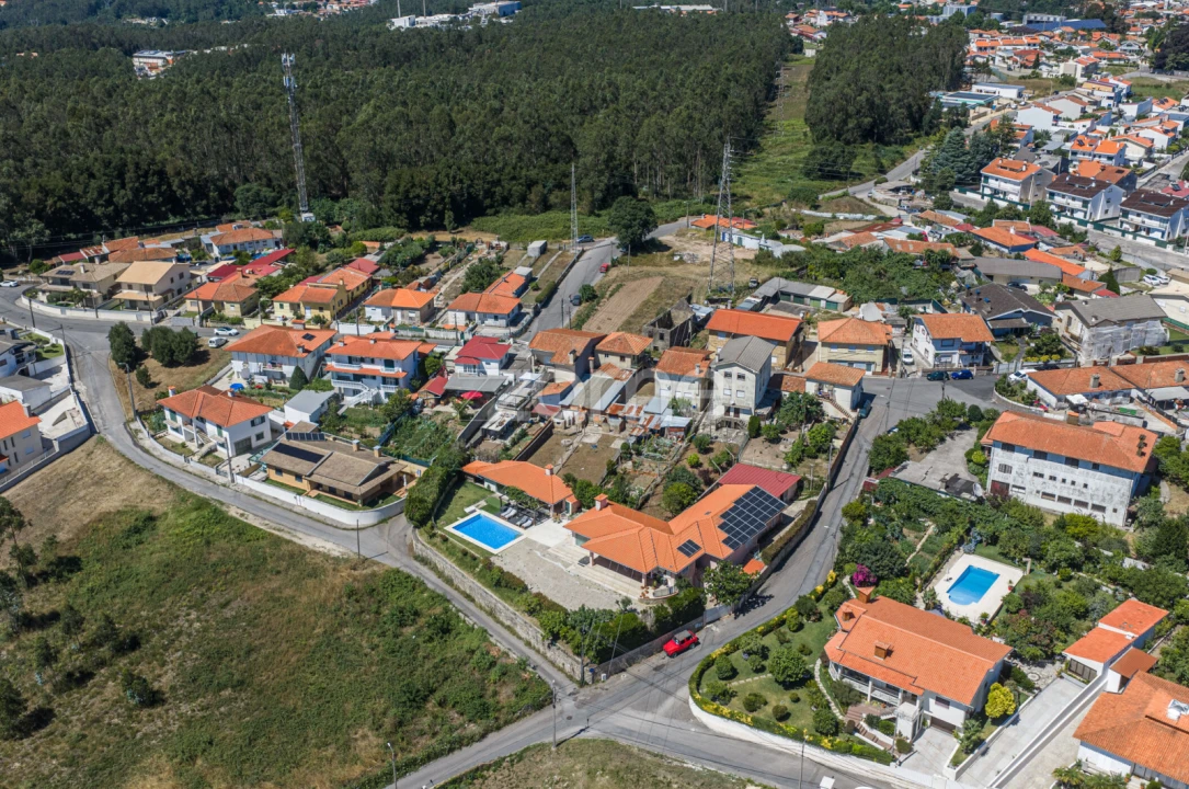 Moradia T3 para Venda em Vila de Cucujães Foto 32