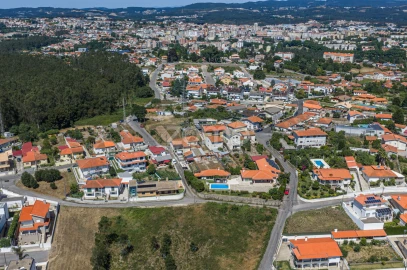 Moradia T3 para Venda em Vila de Cucujães