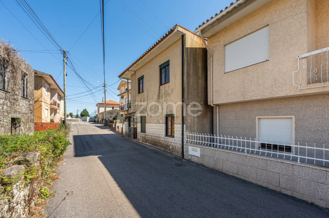 Moradia T3 para Venda em Vila de Cucujães Foto 3