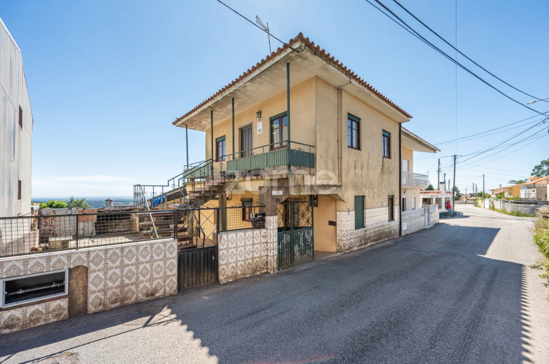 Moradia T3 para Venda em Vila de Cucujães Foto 2