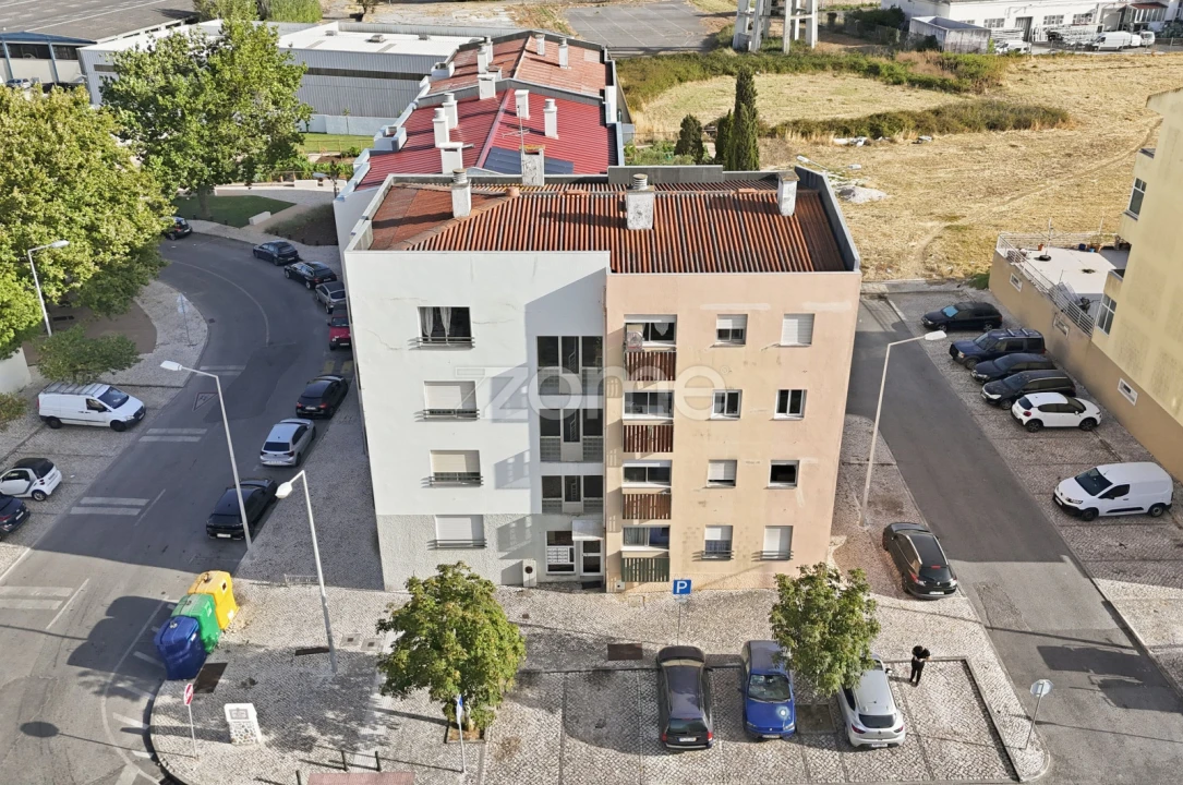 Apartamento T3 para Venda em São Domingos de Rana Foto 27