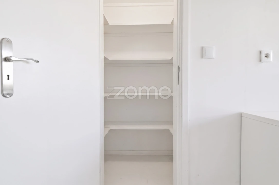 Apartamento T3 para Venda em São Domingos de Rana Foto 11