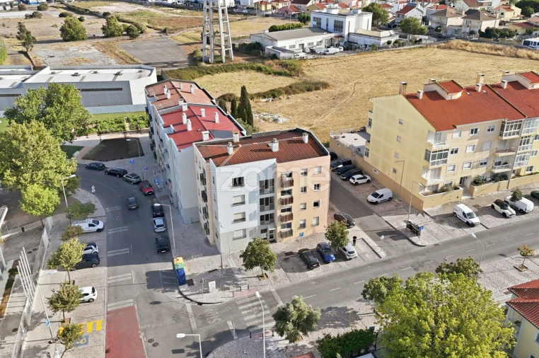 Apartamento T3 para Venda em São Domingos de Rana Foto 26