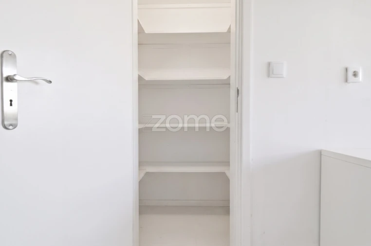 Apartamento T3 para Venda em São Domingos de Rana Foto 11